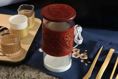 奔跑的五花肉絲 傳統(tǒng)茶文化在現(xiàn)代工藝品中的創(chuàng)新演繹